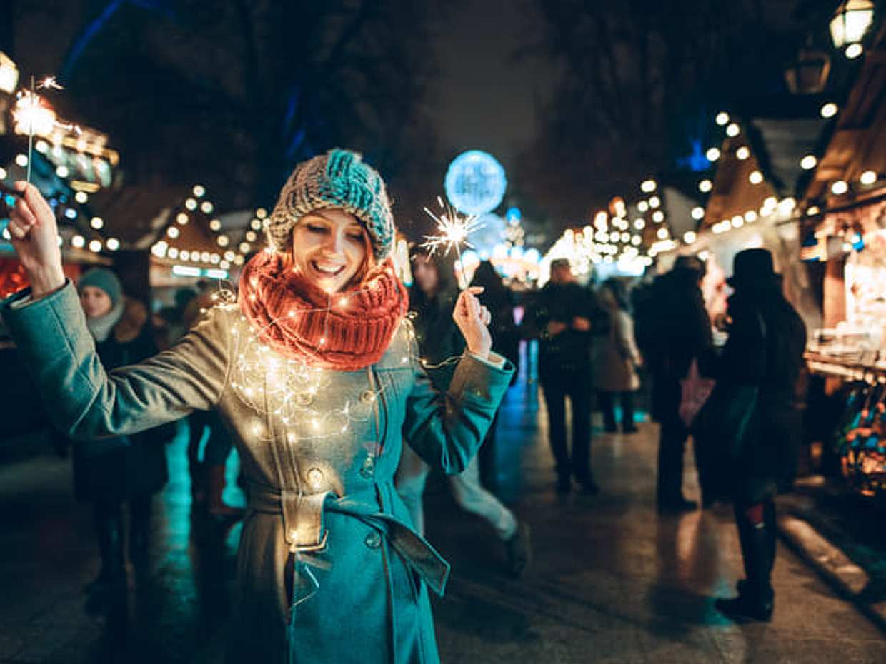 Amsterdam Light Festival Winter Walk with Stroopwafel Workshop in Netherlands, photo 2