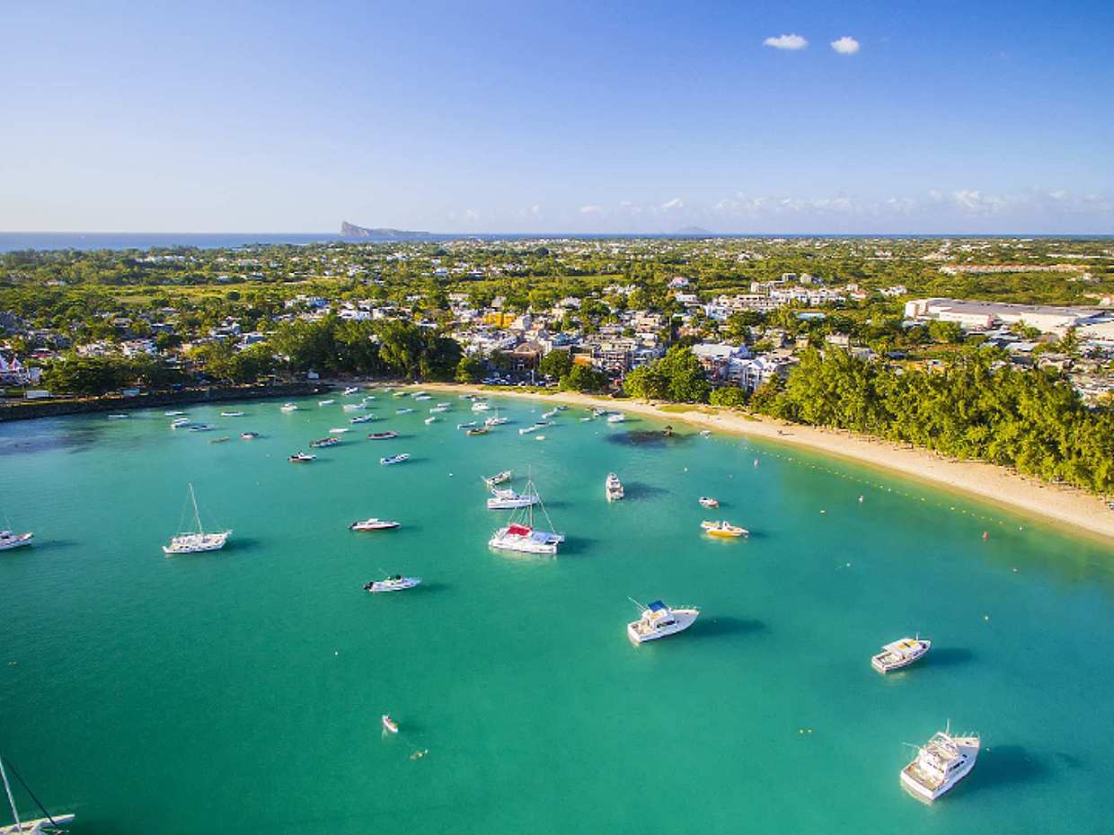 Must Helicopter Sightseeing Shared Tour from Triolet in Mauritius, photo 3