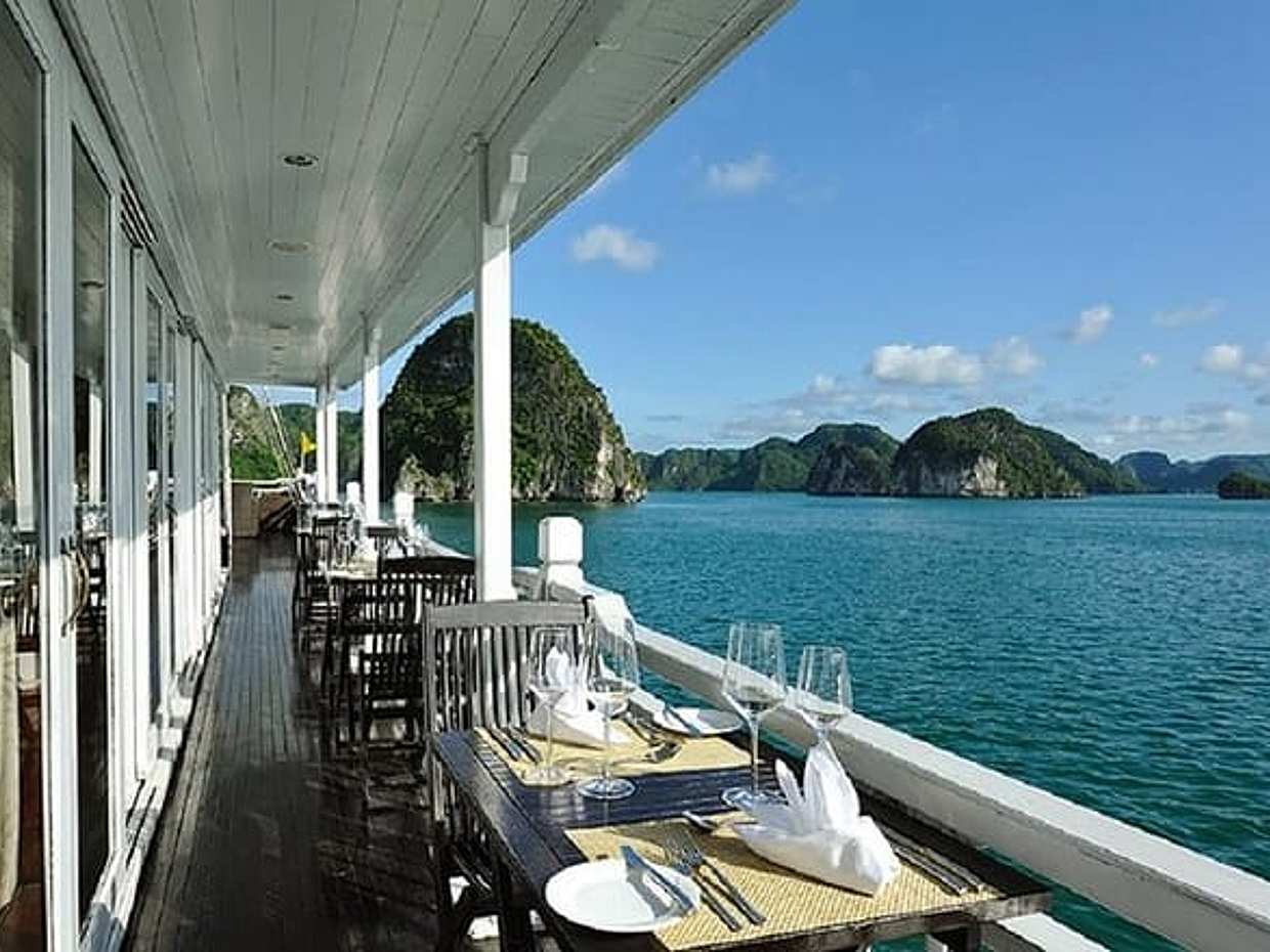 5 Days 4 Nights Hanoi - Halong Bay - Peaceful Halong Bay Cruise, one of 7 world Wonders