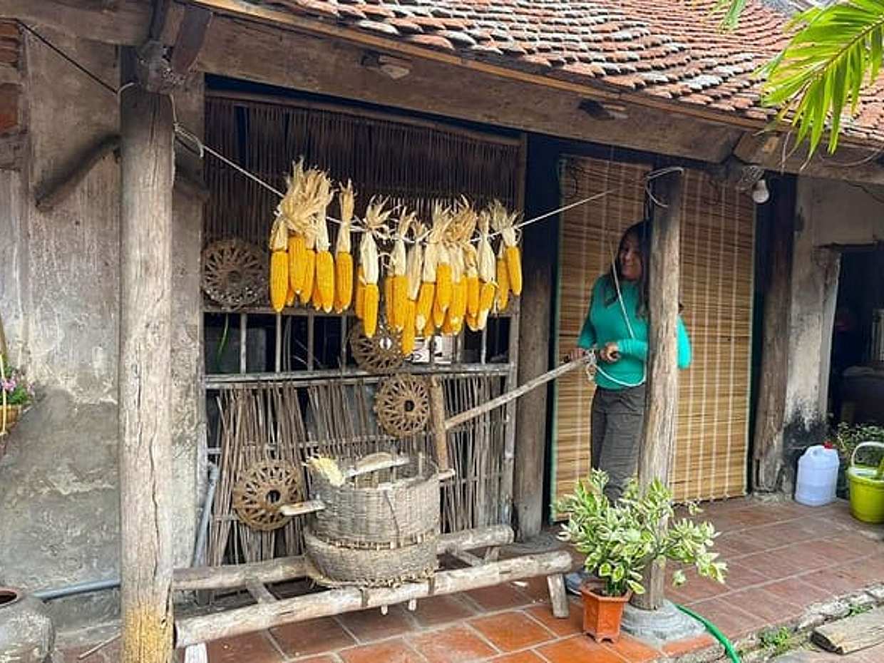 Full-Day Trip to Duong Lam Ancient Village With Jeep & Daily Life, photo 2
