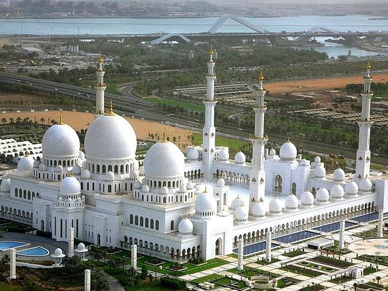 Abu Dhabi City Tour - Grand Mosque and Louvre Museum with Private Transfers in United Arab Emirates, Dubai, photo 5