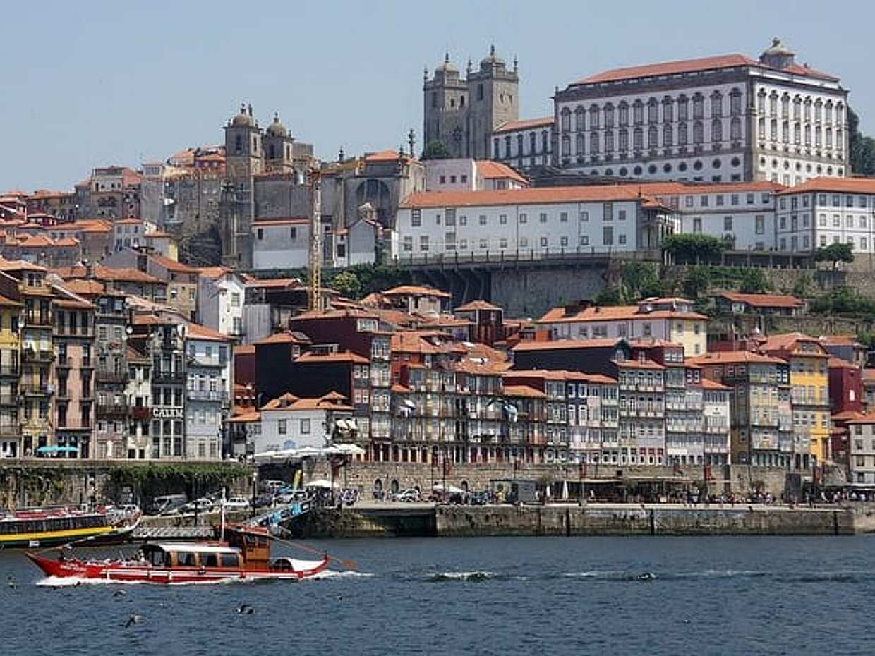 Sintra to Porto Private Transfer With 2 Hours Sightseeing
