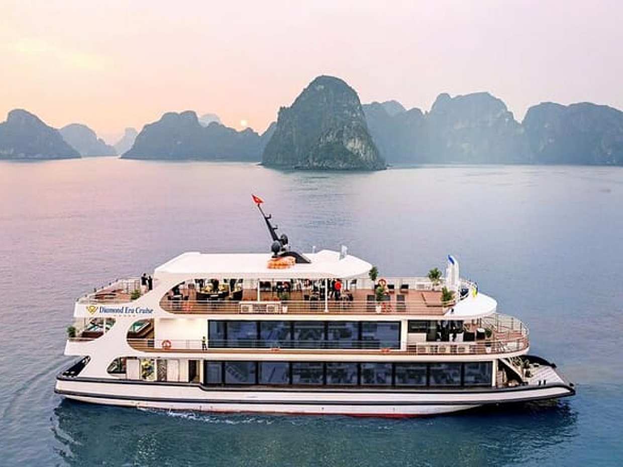Ha Long Bay Day Cruise with Buffet or Indian Set Menu Lunch, photo 2