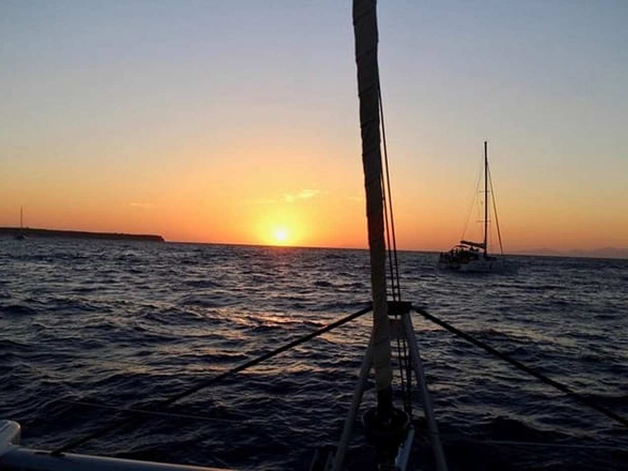 Private Catamaran Beautiful Day around Santorini via Red beach, photo 3