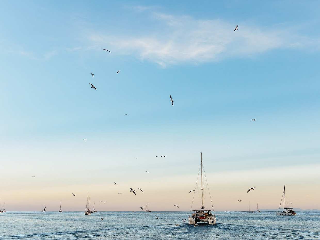 Private Sailing Catamaran Sunset Cruise with BBQ & Drinks in Greece, Santorini, photo 4