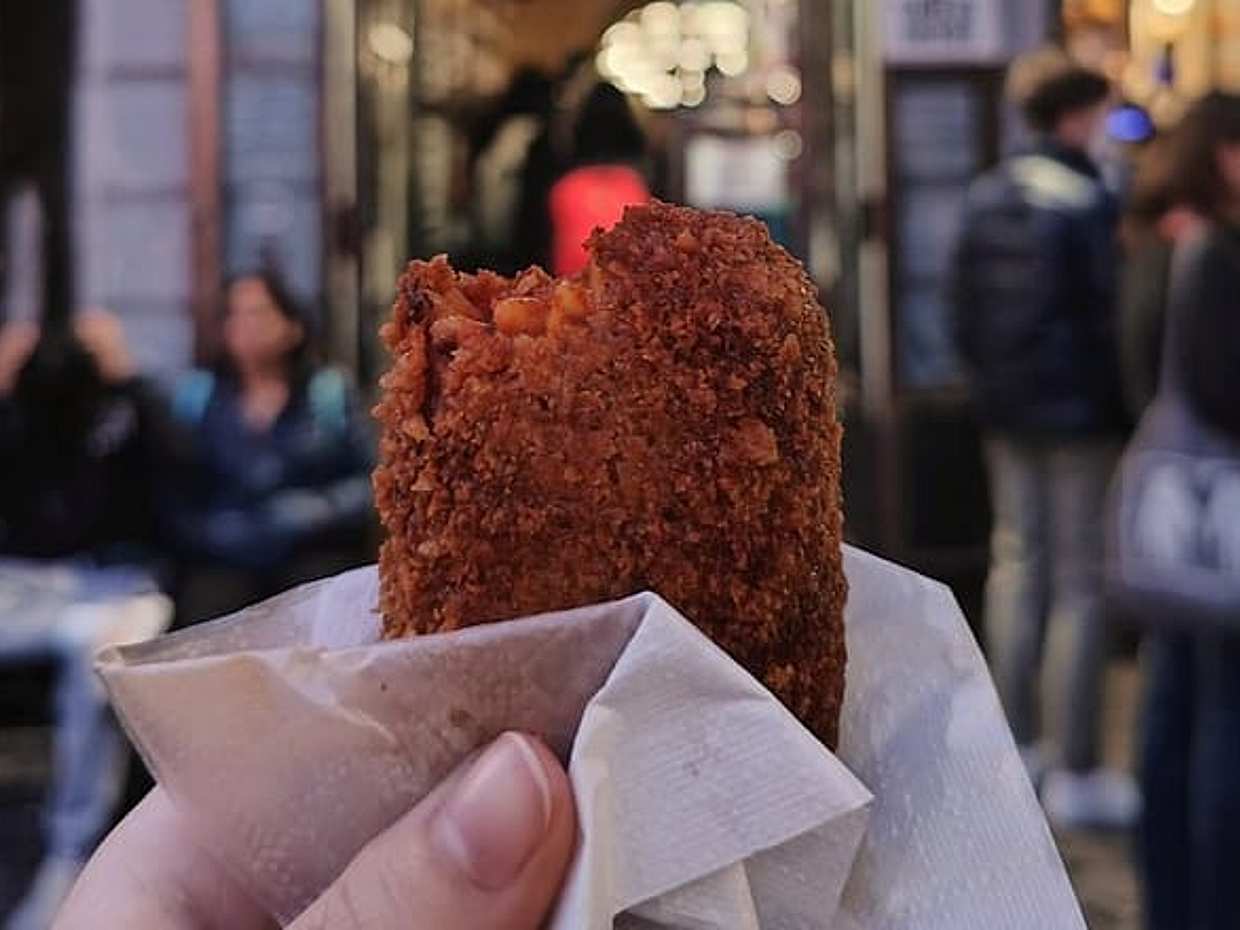 Rome Food Tour: Pasta, Wine, Gelato Trastevere Campo de' Fiori Like a Local, photo 2