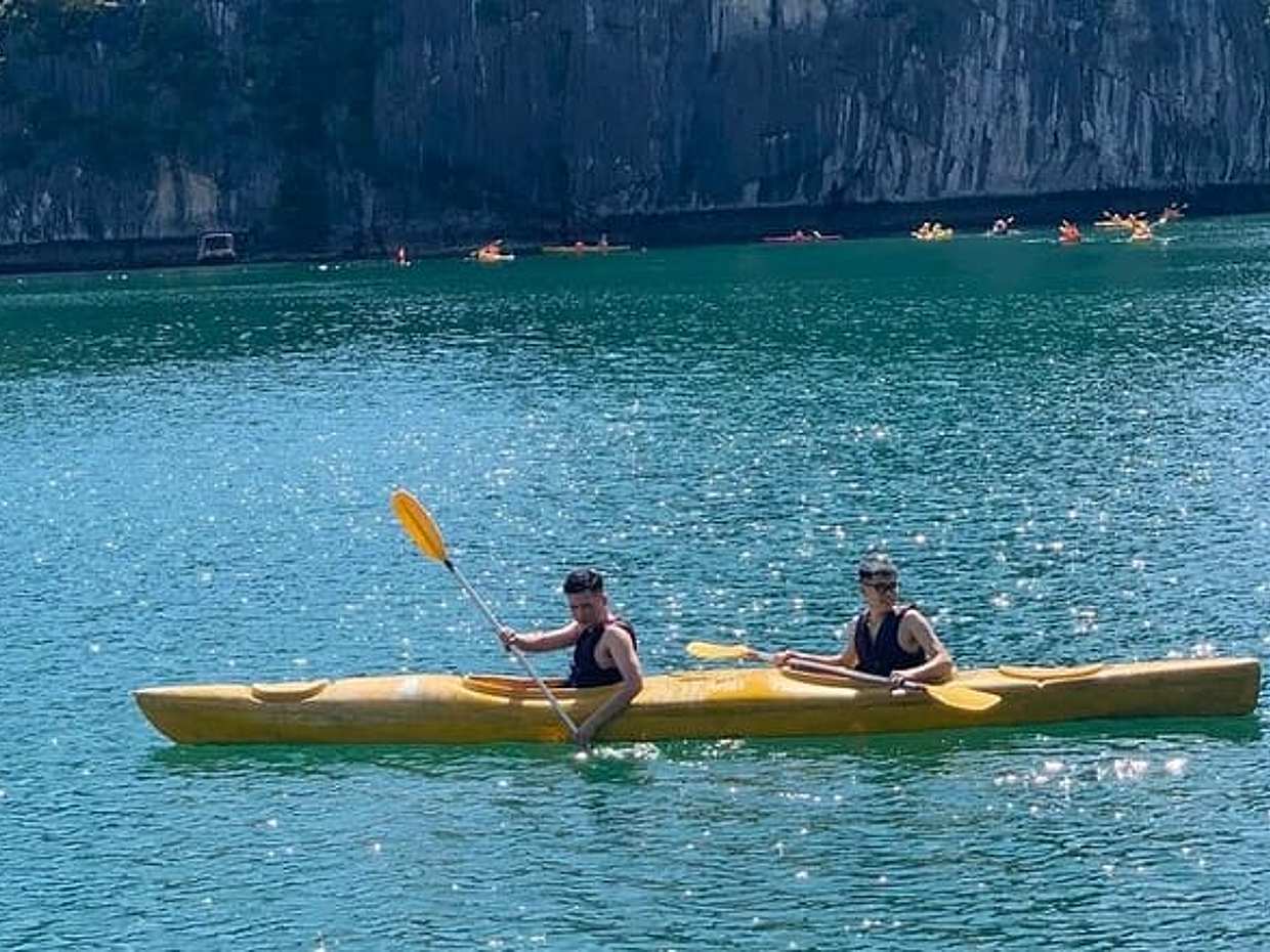 Cat Ba: Majestic Sunset Boat Tour Explore the Stunning Lan Ha Bay