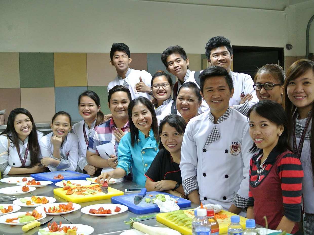 Half-day Professional Thai Fruit and Vegetable Carving Class in Bangkok, Thailand, photo 3