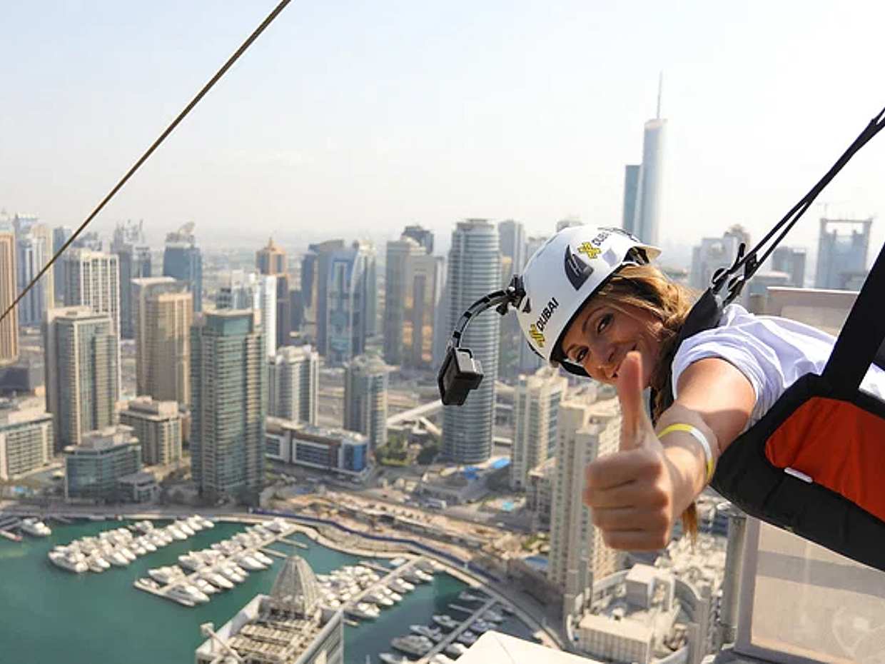 Experiência de Tirolesa em Dubai Marina com Traslados Privativos nos Emirados Árabes Unidos.
