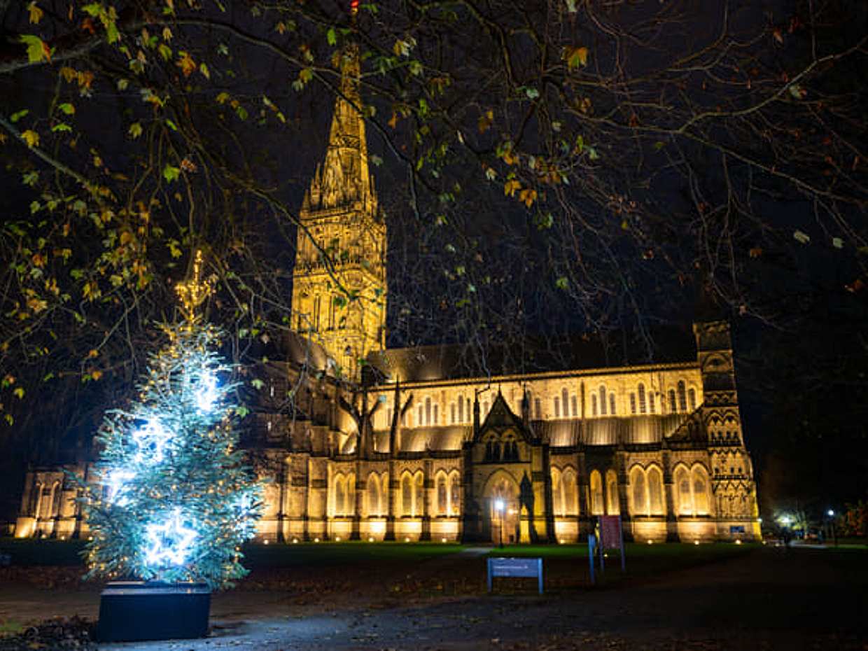 Salisbury and Winchester Christmas Markets Tour from London, photo 2