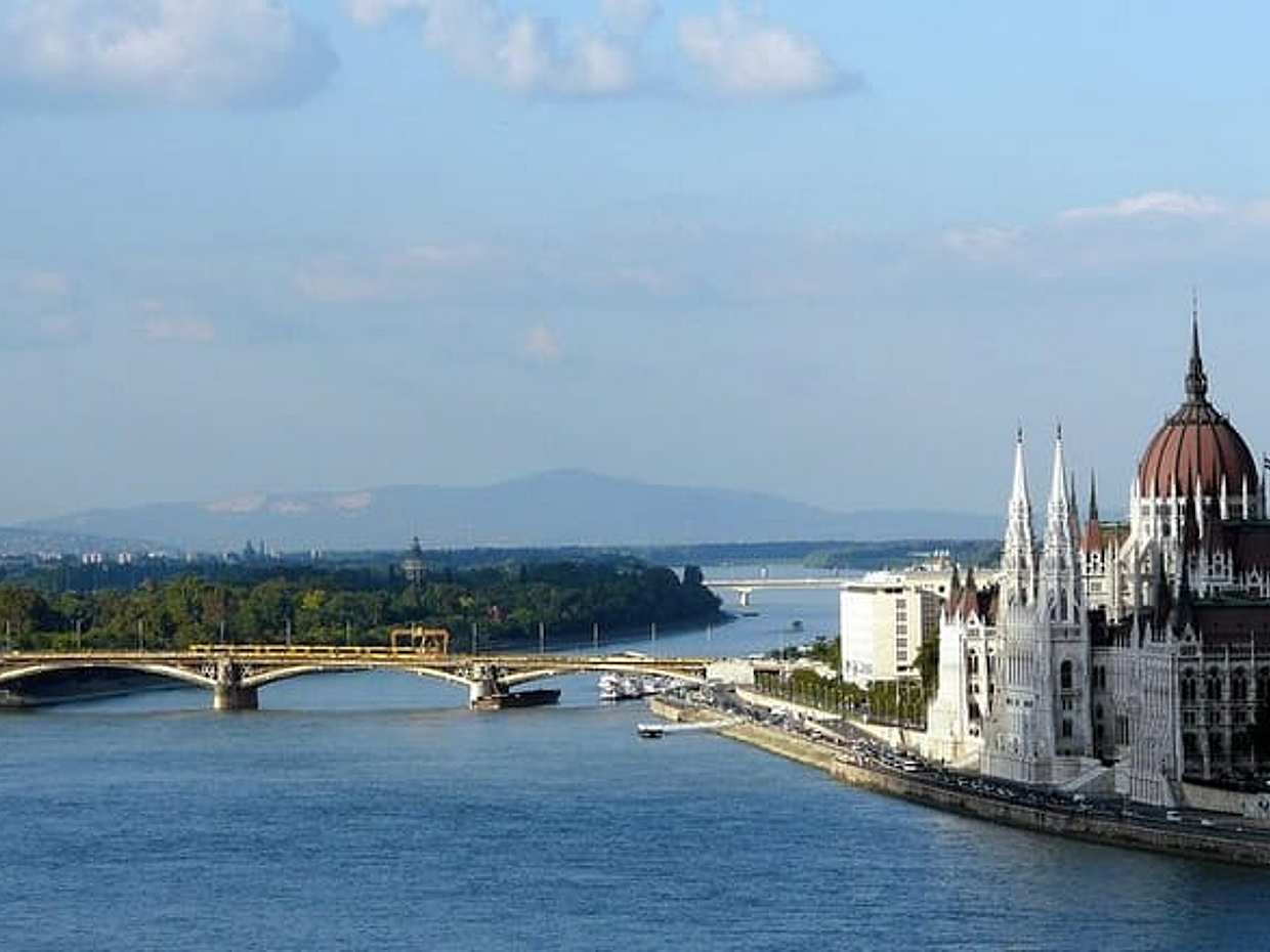 Private Budapest Walking Tour: Parliament & Downtown, photo 5