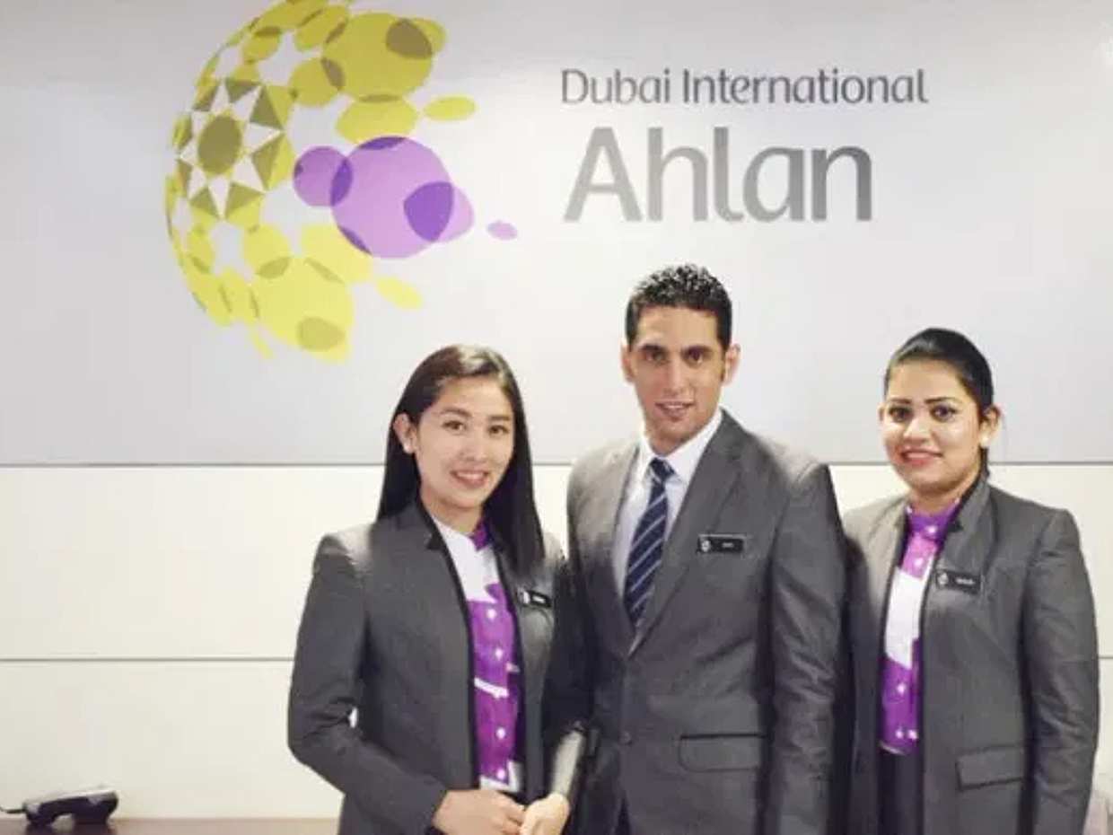 أهلاً بخدمات الاستقبال والترحيب في مطار دبي الدولي (DXB) في الإمارات العربية المتحدة