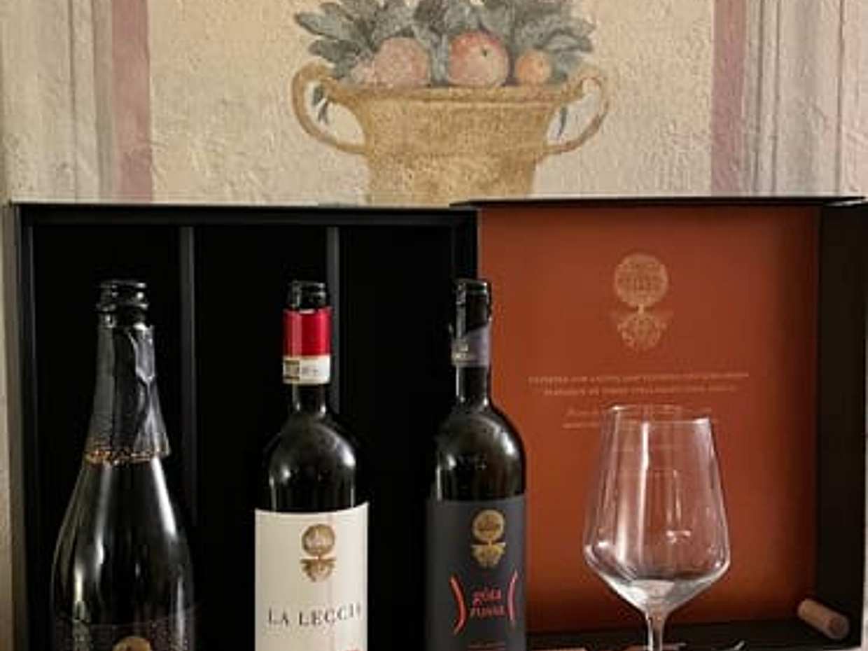 Florence: Wine Tasting in a "Palazzo Storico"