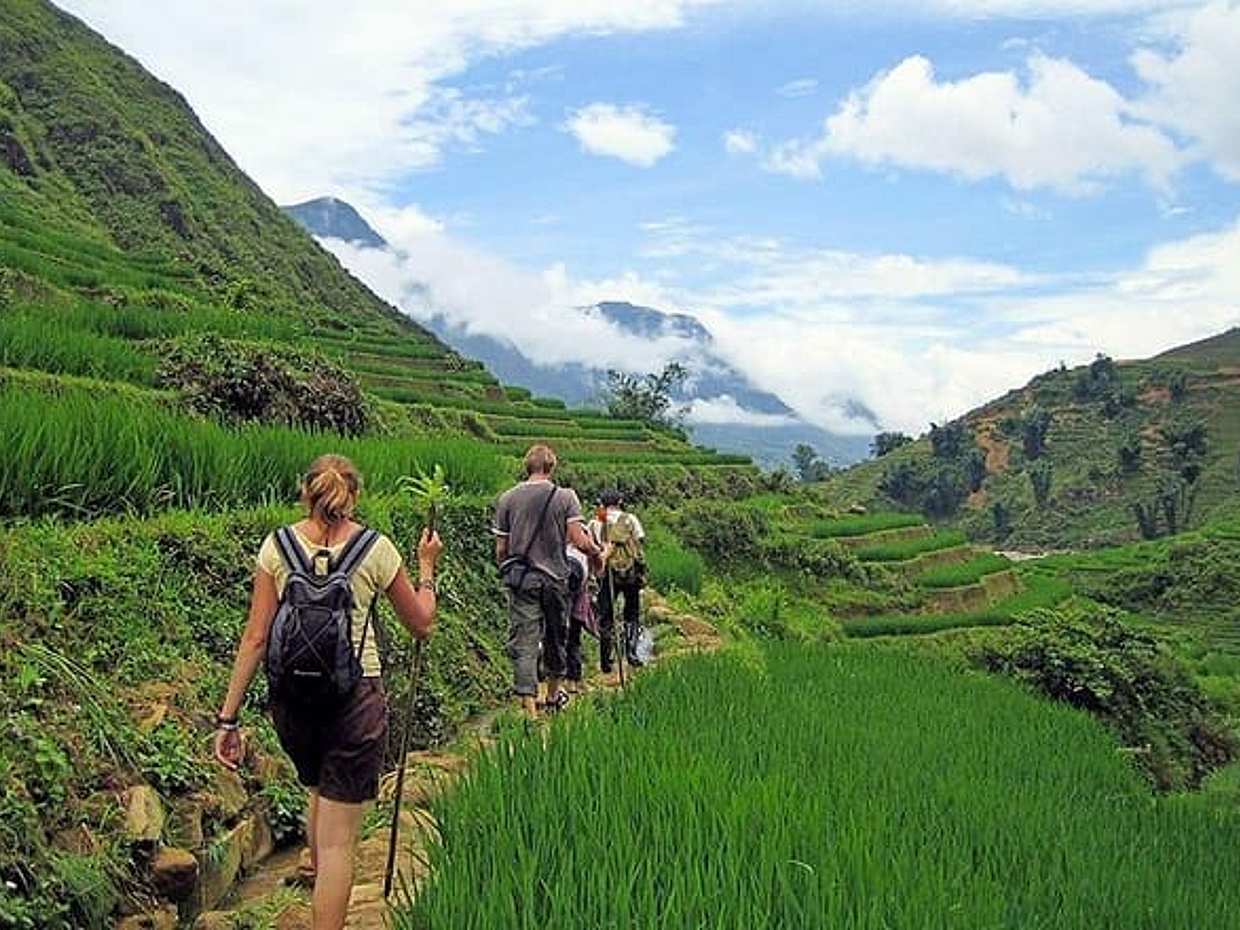 2-Days Overnight Sapa Trekking Tour by Bus from Hanoi