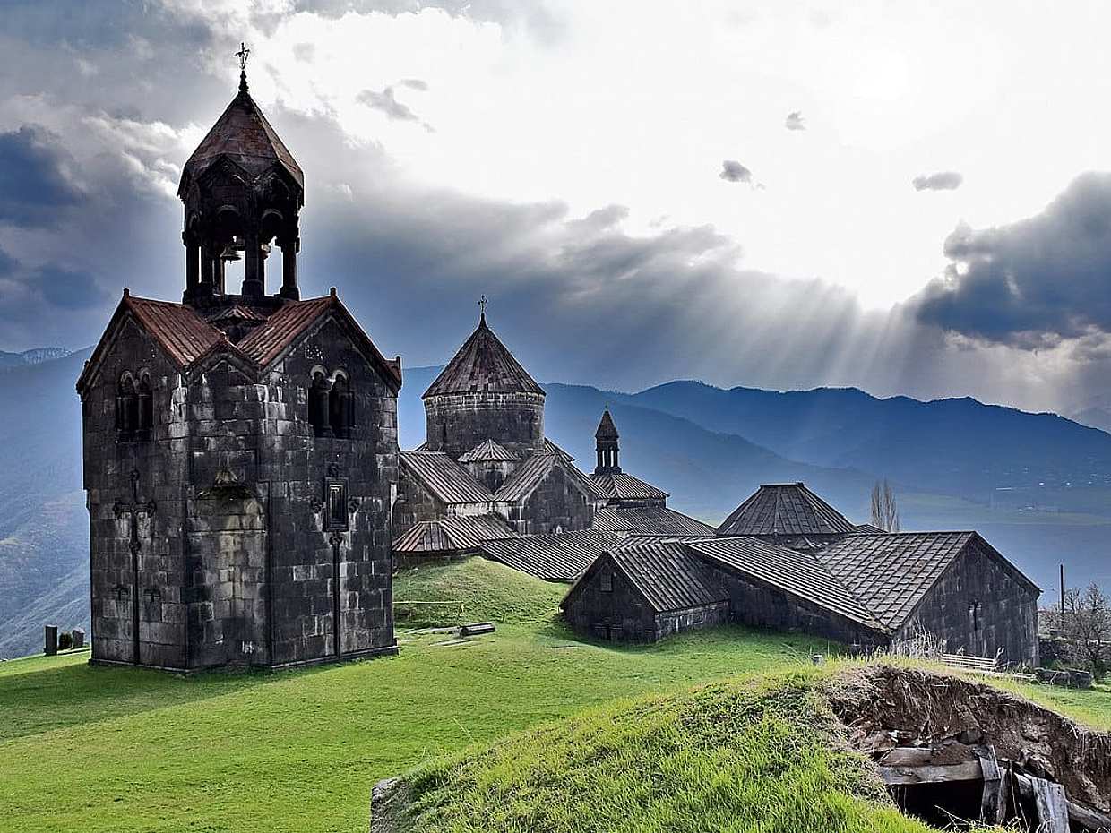 Traslado privado de Tbilisi a Ereván con visita turística / 2 paradas en Georgia