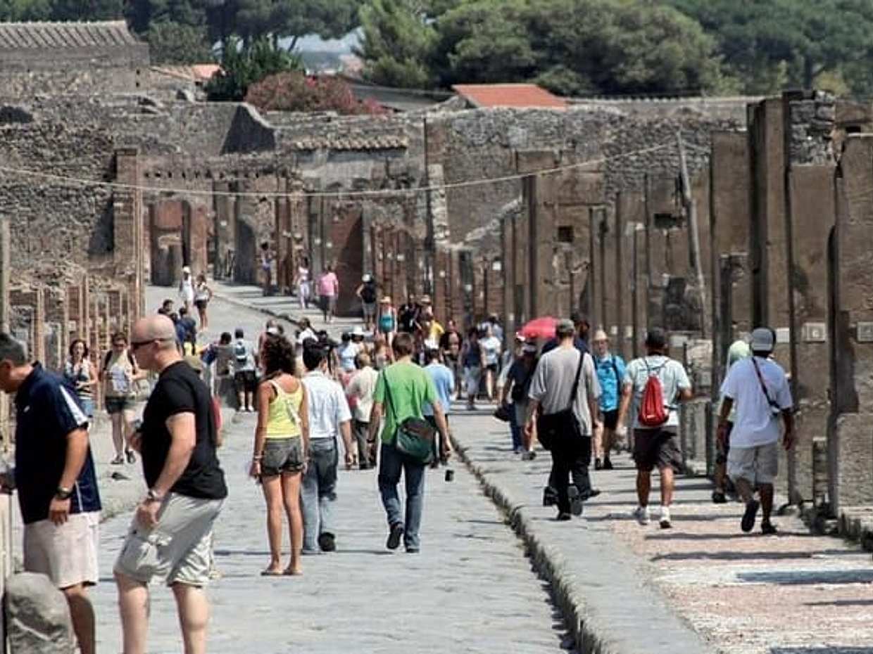 Pompeii and Mt. Vesuvius Full Day Tour with Italian Lunch, photo 3