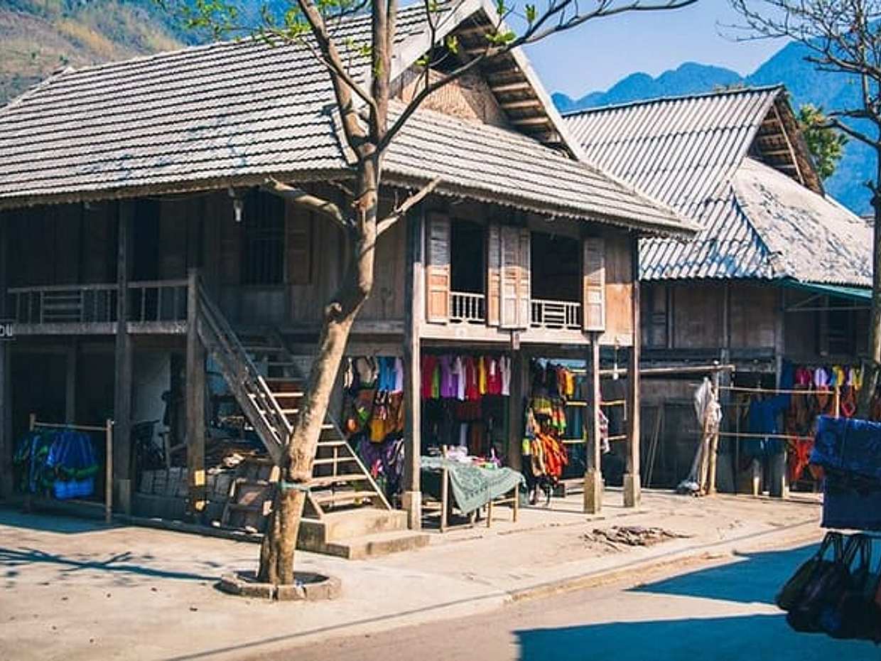 Mai Chau 2 Days 1 Night Tour from Hanoi: Biking & Ethnic Villages, photo 4