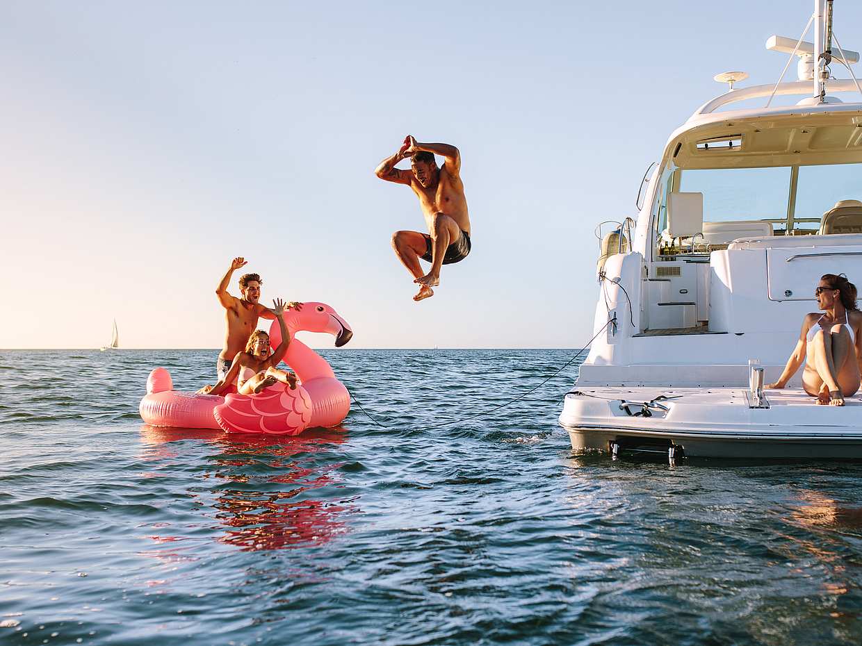 Full-day Swimming Private Yacht Cruise in Istanbul, Türkiye