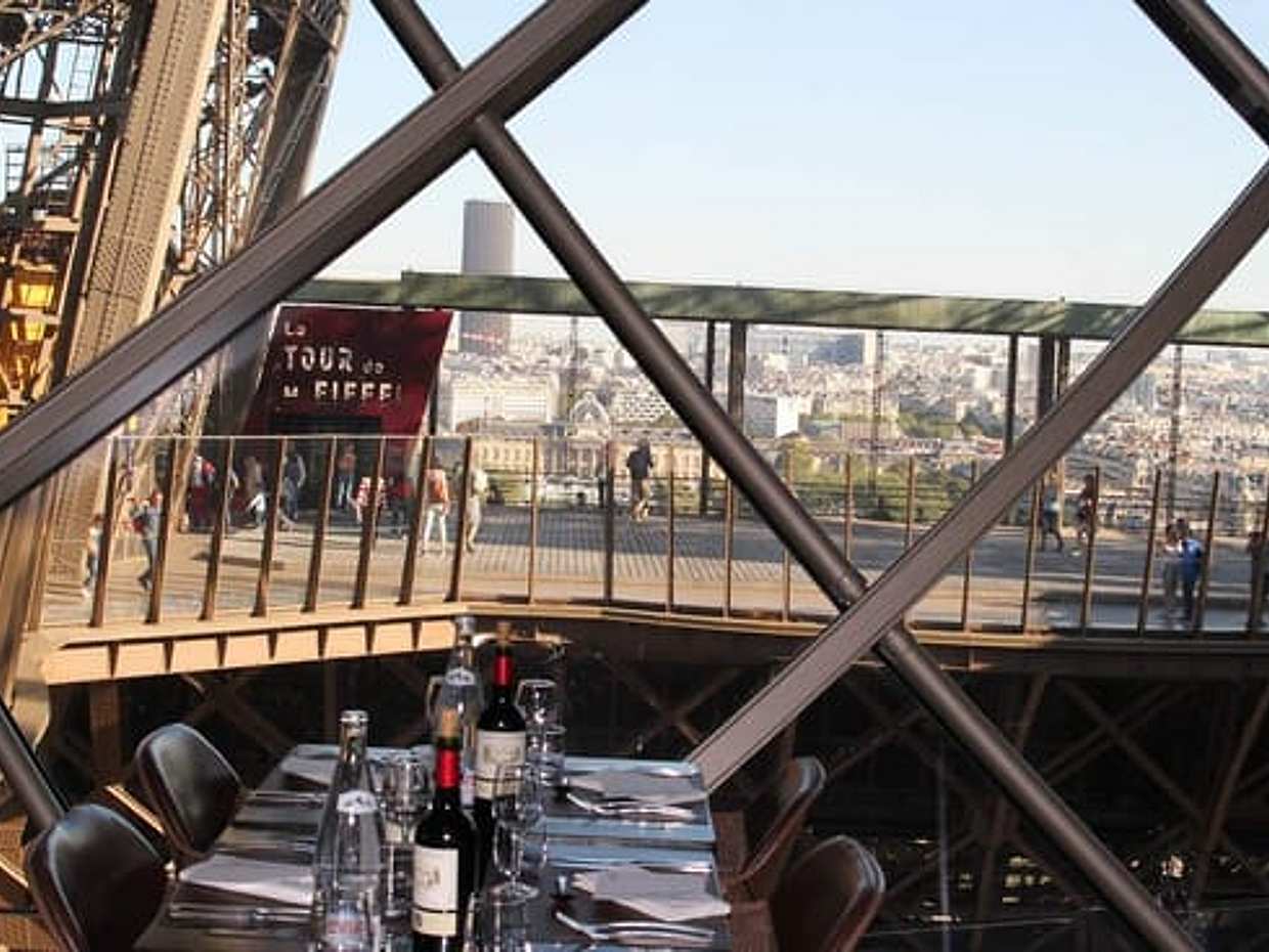 OT Paris Eiffel Tower 2nd Level German Guided Tour with Ticket For Summit, photo 3