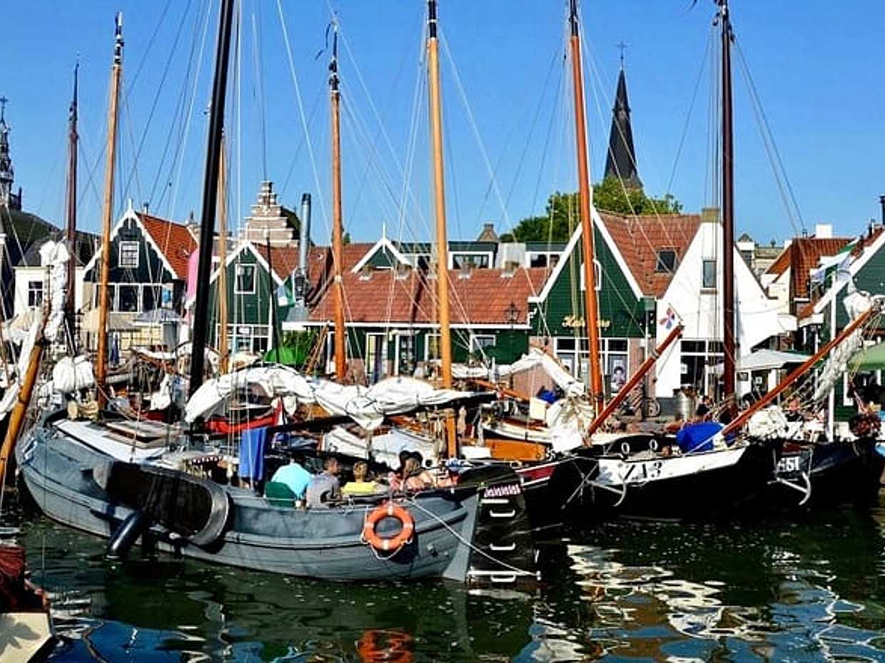 3-day Private Tour Paris — Bruges — Brussels — Antwerp — Amsterdam by Minivan.