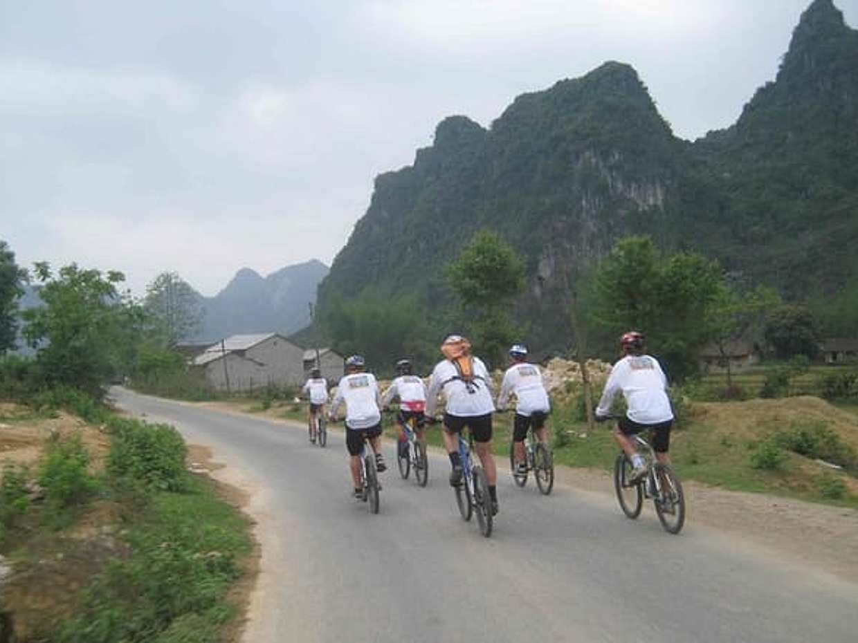 Small-Group Hoa Lu - Tam Coc Day Tour from Hanoi, photo 4