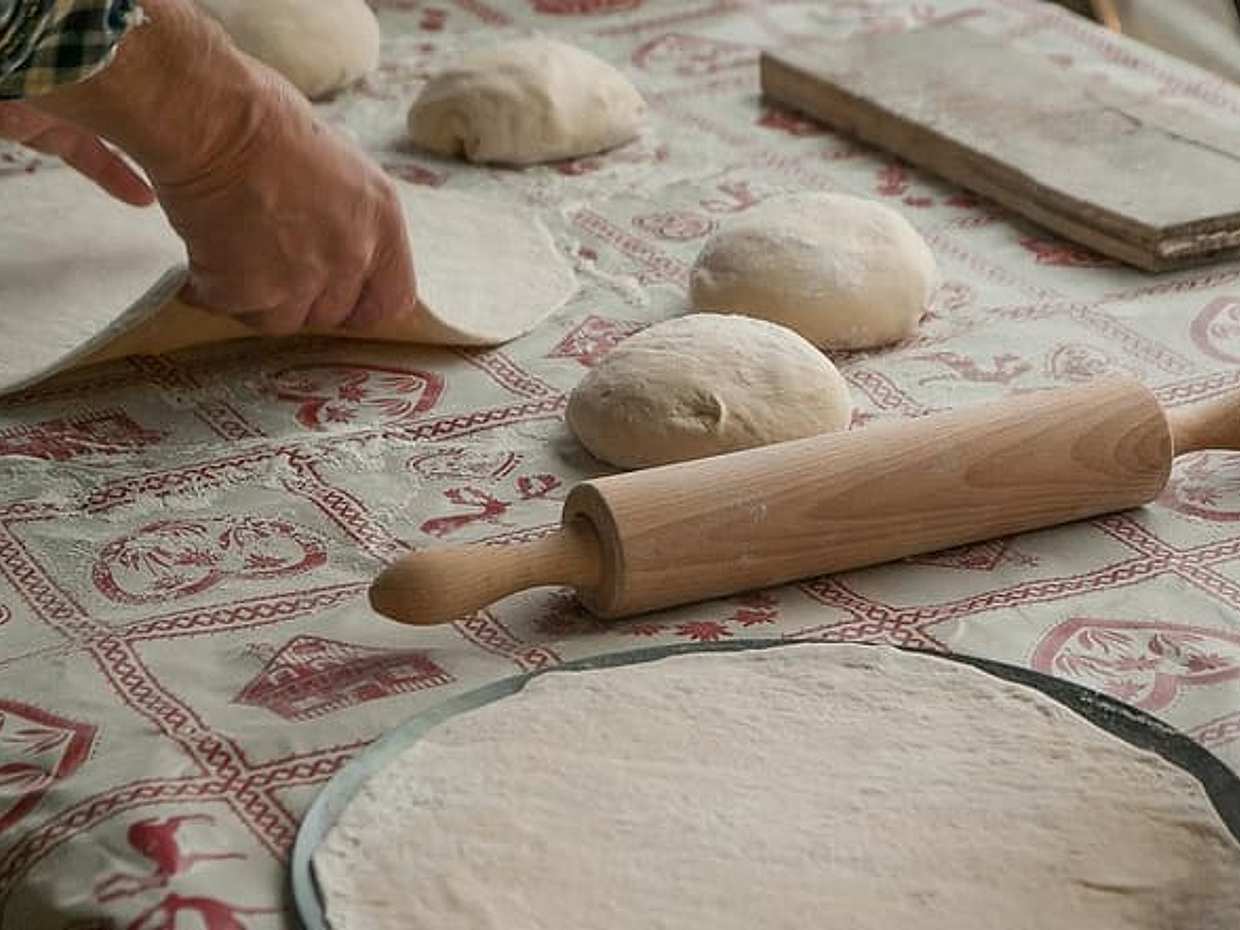 Naples: Neapolitan Pizza Cooking Class with Master Pizzaiolo, photo 3