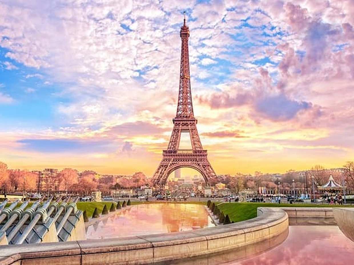 Trasferimento privato da Amsterdam a Parigi, sosta di 2 ore a Bruxelles nei Paesi Bassi.