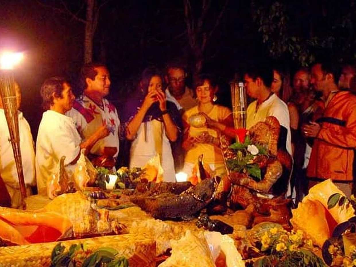 Maya Temazcal Night Ceremony from Cancun with Cenote Swim and Dinner