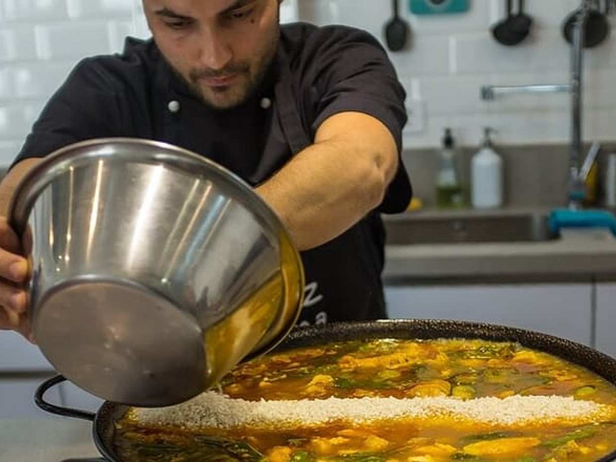 Seville: Evening Spanish Cooking Class — Paella, Tapas & Sangría in Spain, photo 5