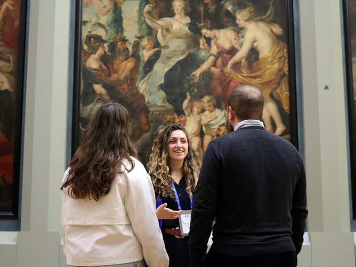 Private Louvre Tour – The Essentials and More with Expert Guide