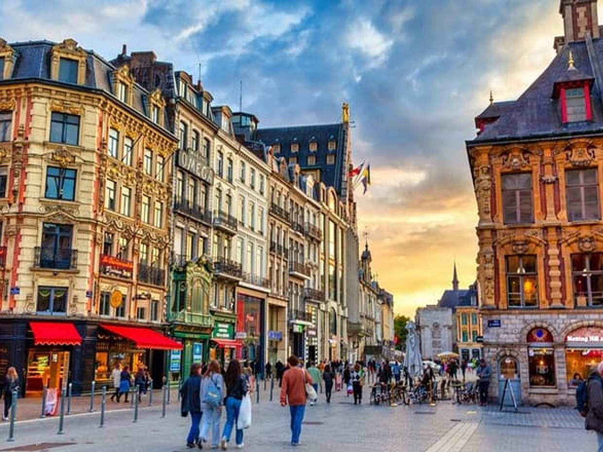 Lille Tour Autoguiado a Pé e Caça ao Tesouro na França, La Madeleine, photo 5