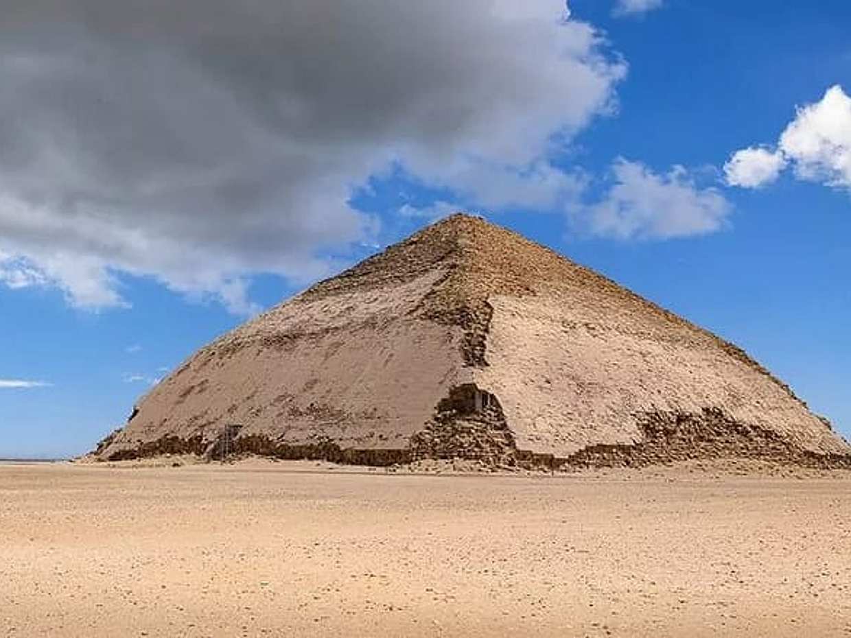 Saqqara Memphis and Dahshur Pyramids Day Tour VIP in Egypt, Cairo, photo 2