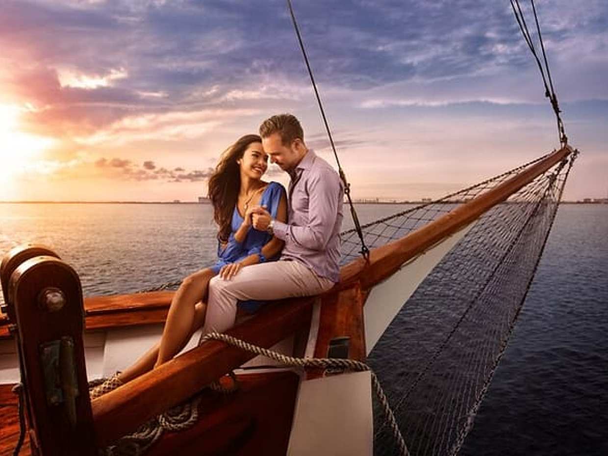 Columbus Romantic Dinner Cruise at Sunset in Mexico, Cancún
