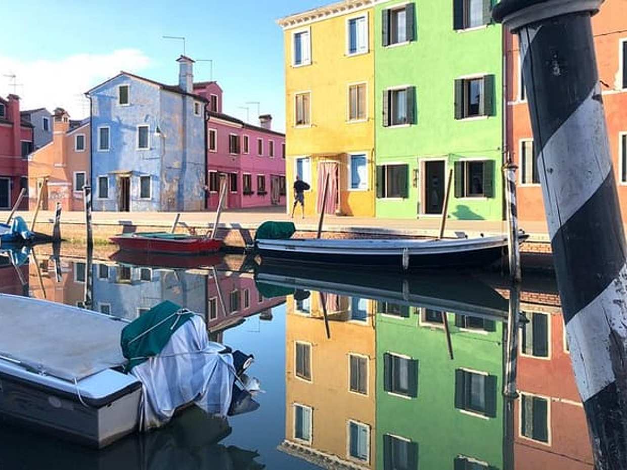 Murano and Burano by water taxi SHARED TOUR