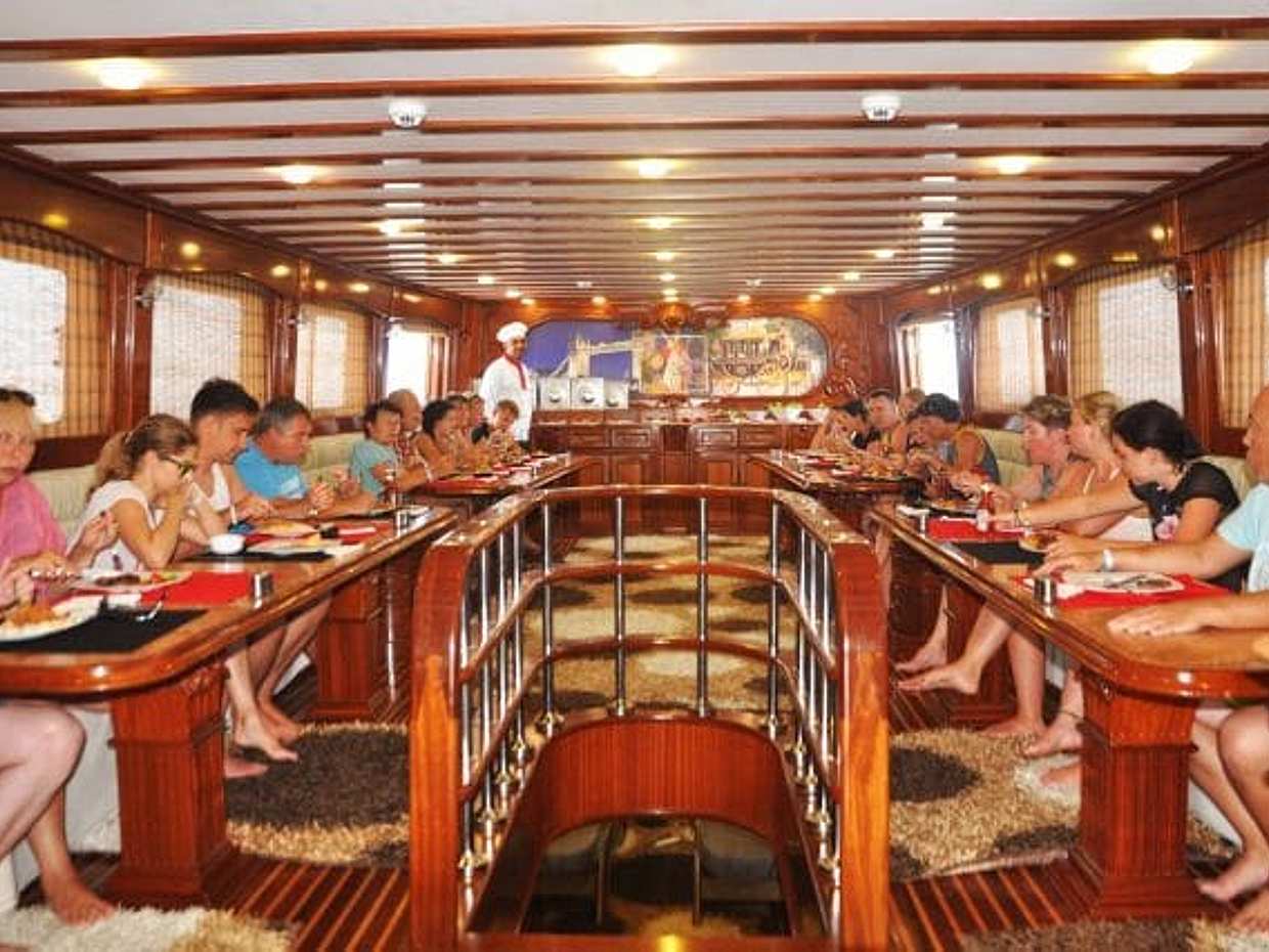 Elite VIP Cruise with BBQ buffet lunch Hurghada, photo 4