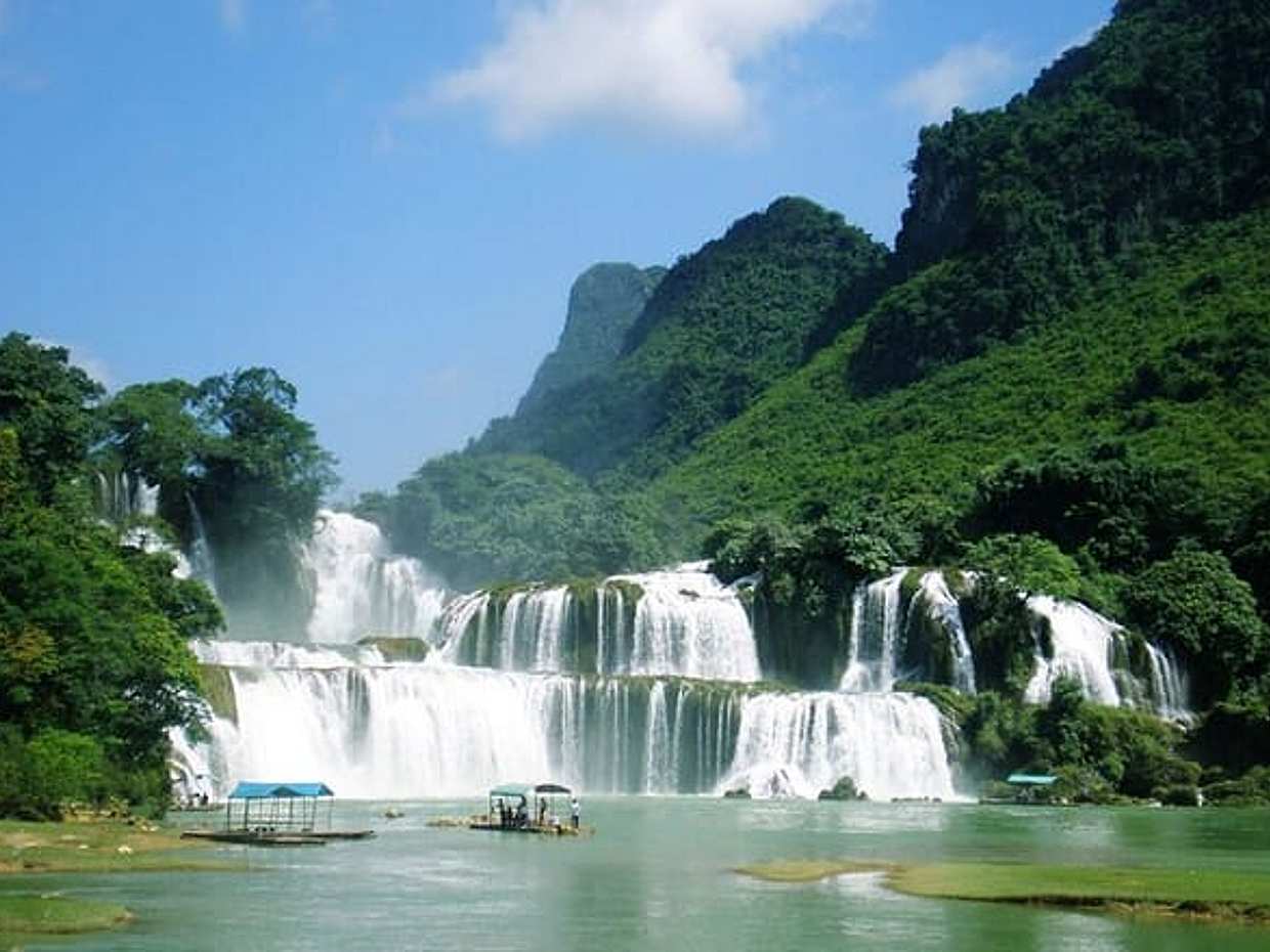 Ban Gioc Waterfall and Ba Be Lake 3 days 2 nights Adventure Tour