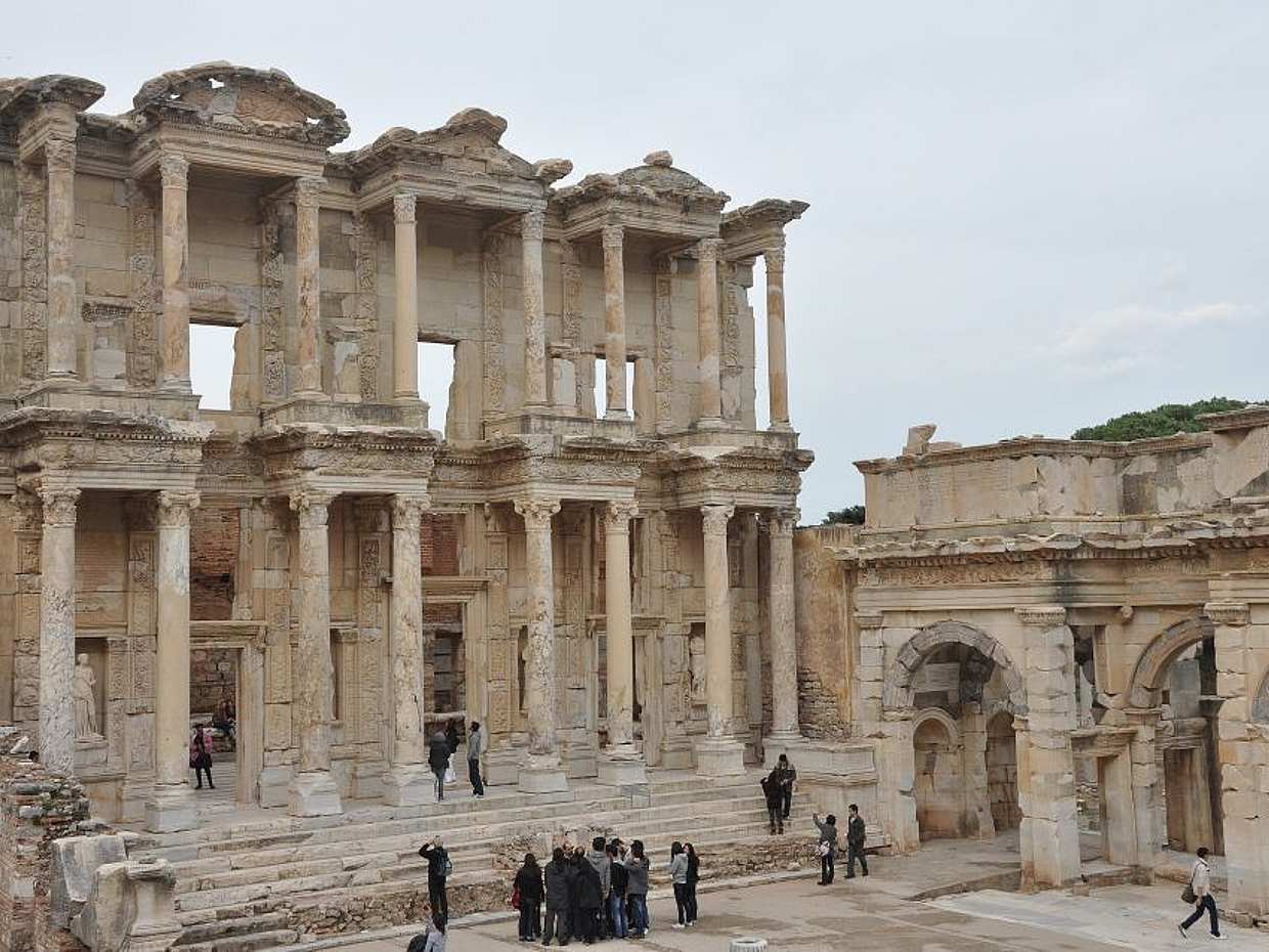 From Kusadasi or Selcuk: Ephesus, House of Mary & Artemis Temple with Lunch in Turkey, Kuşadası, photo 5