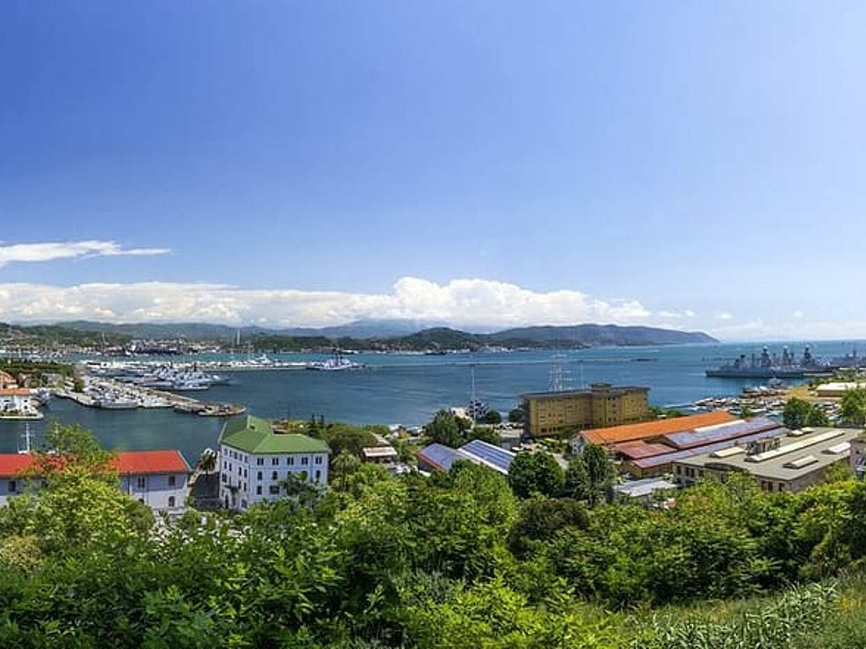 Discover La Spezia - Castle, Historic Streets & Seafront Gardens, photo 2