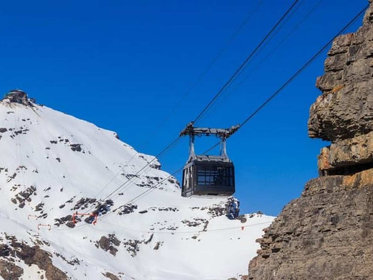 Schilthorn e Valle di Lauterbrunnen: tour privato da Basilea, photo 3