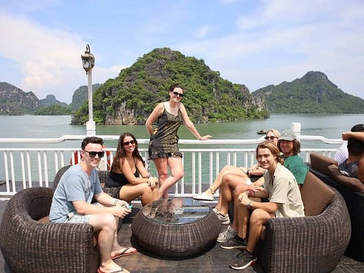 Oasis Bay Cruise 2days/1night Transfer Included From HANOI