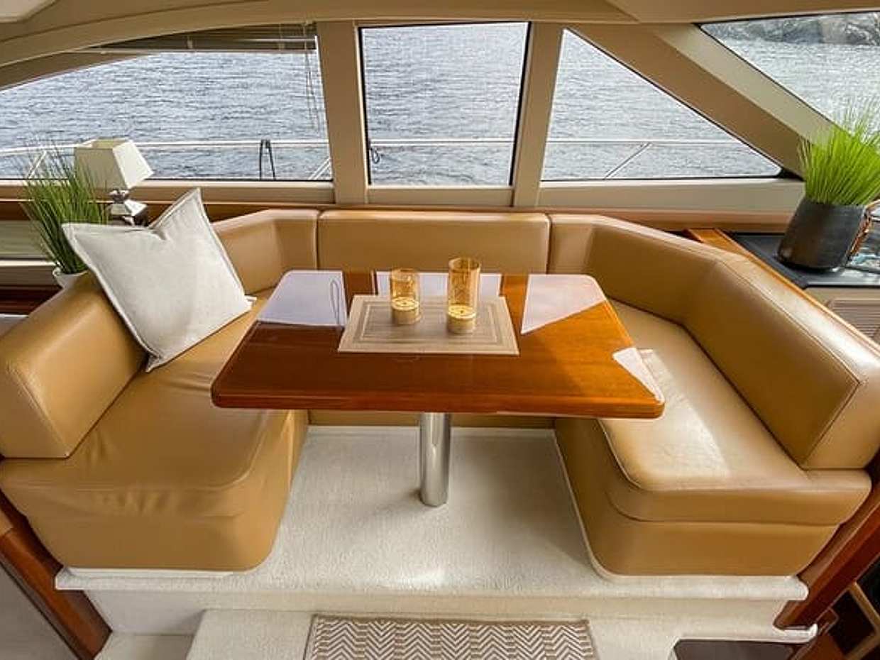 Private cruise to Cornelius seafood restaurant, photo 3