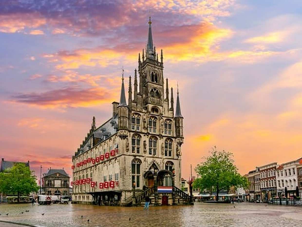 "Trasferimento privato da Rotterdam ad Amsterdam, sosta di 2 ore a Gouda nei Paesi Bassi"