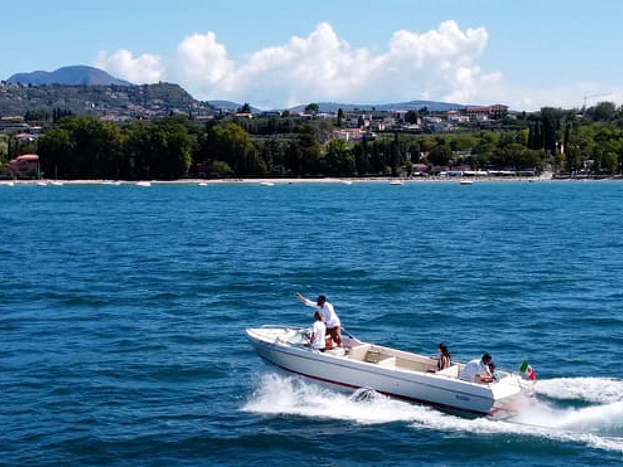 4 hours Boat Cruise on Lake Garda from Lazise, photo 3