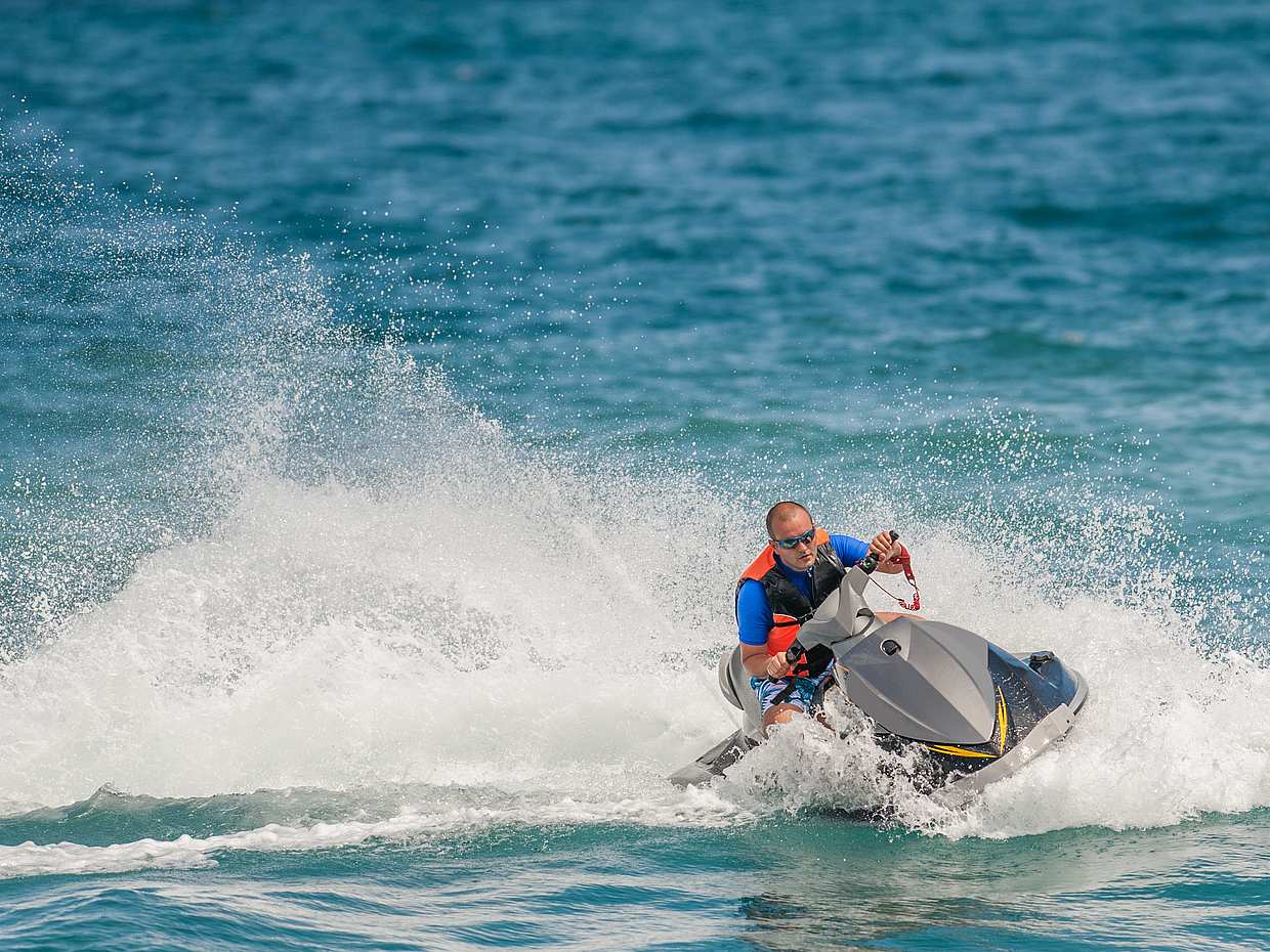 JetSki s výhledem na Burdž Chalífa ve Spojených arabských emirátech, Ski Dubai, photo 2