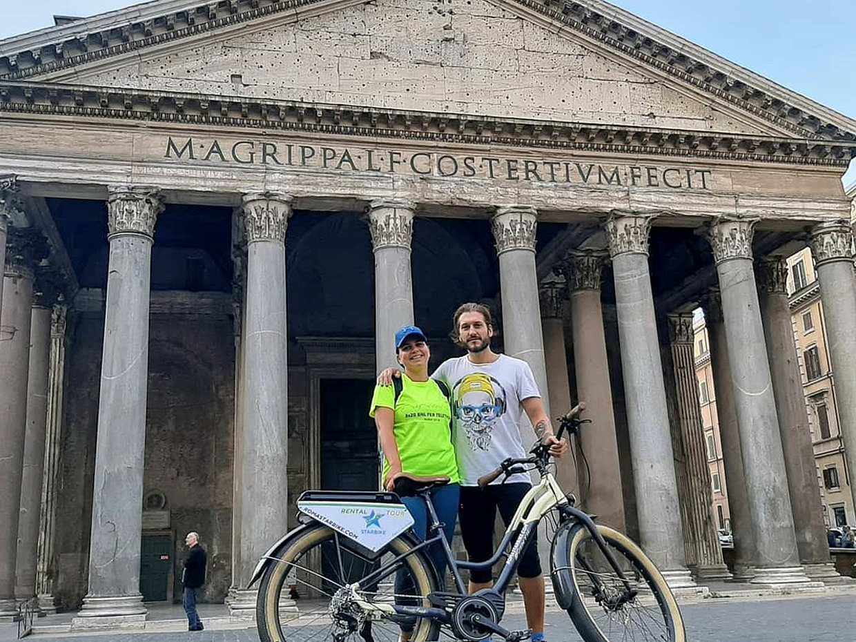 Highlights of Rome City Bike Tour with Colosseum View, Trevi Fountain and Spanish Steps in Italy, Rome E-Bike Tour, photo 5