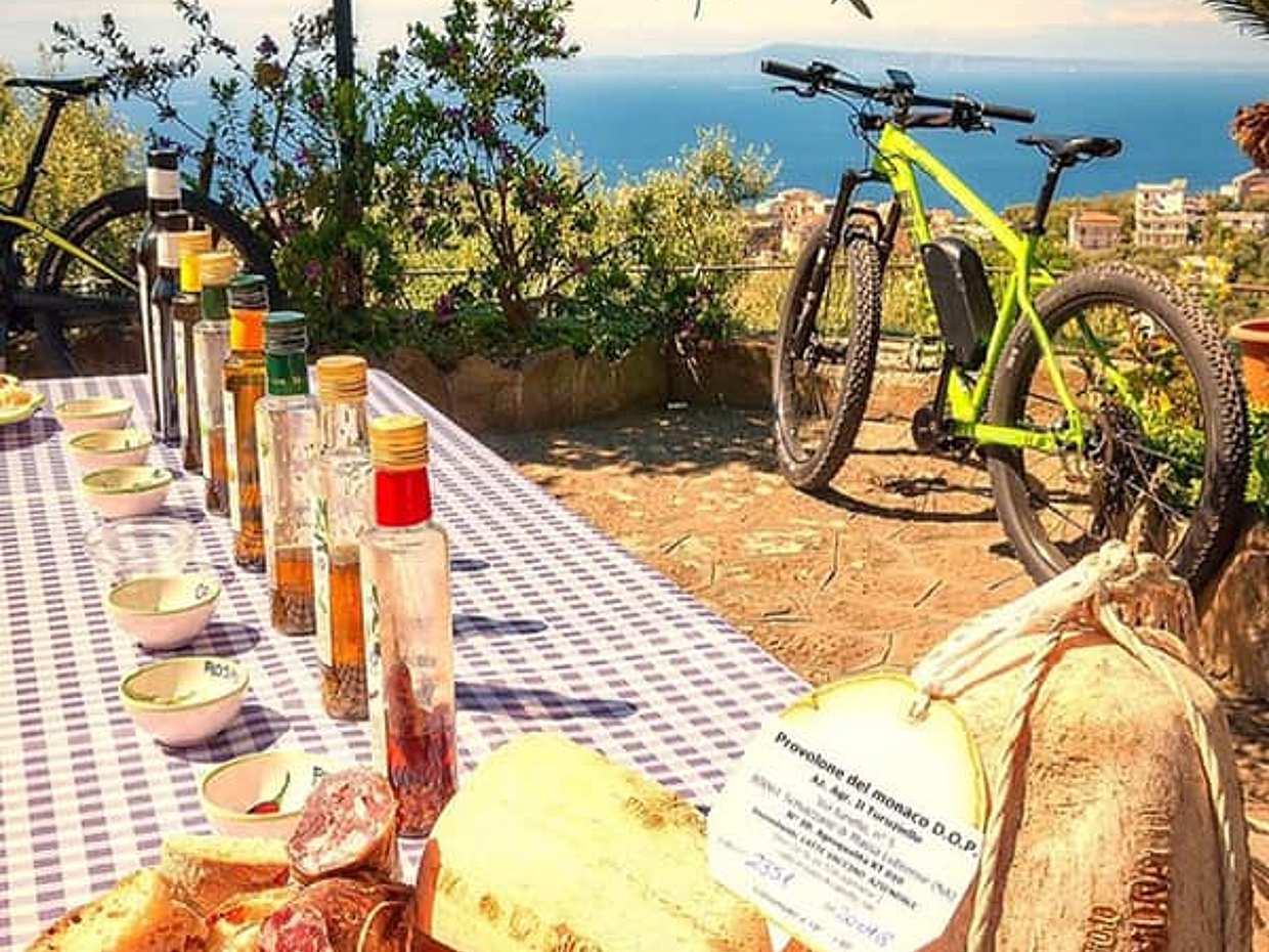 Enogastronomische Radtour in Sorrent in Italien, Sorrent E-Bike.
, photo 2