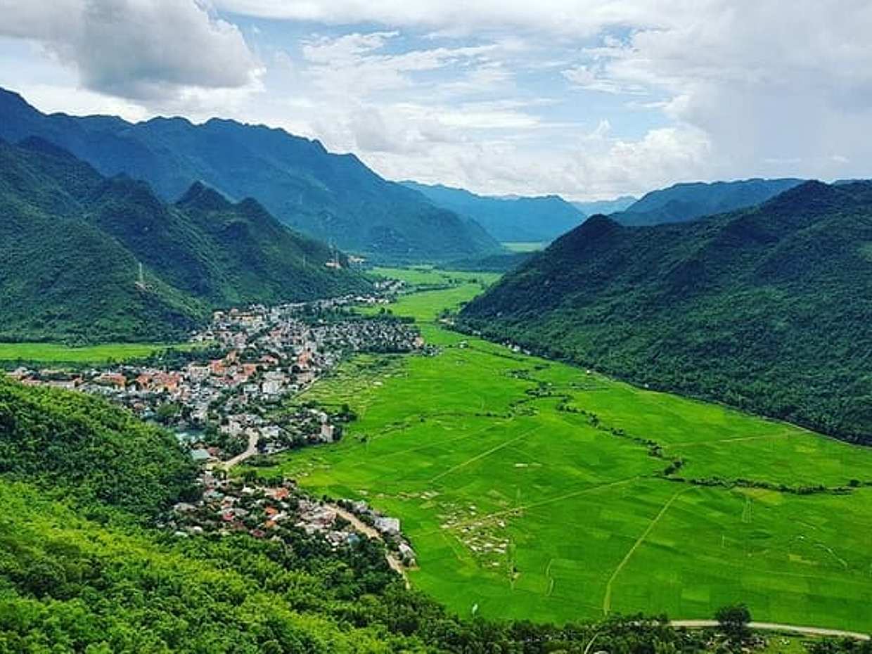 Mai Chau Classic Tour 2 Days 1 Night Daily Operated from Hanoi, photo 2