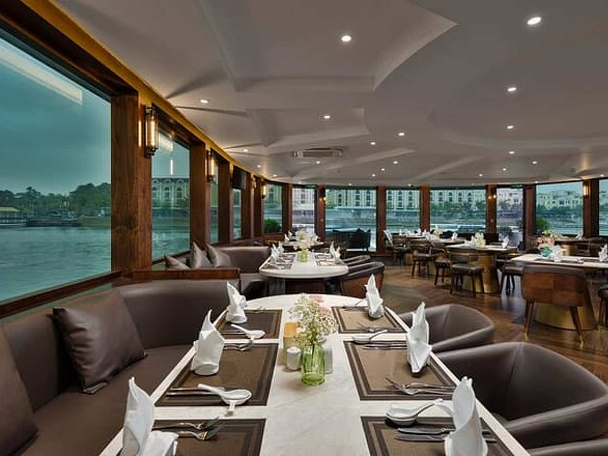 Catamaran Premium Cruise to Halong Bay & Lan Ha Bay in 1 Day Tour, Vietnam, photo 3