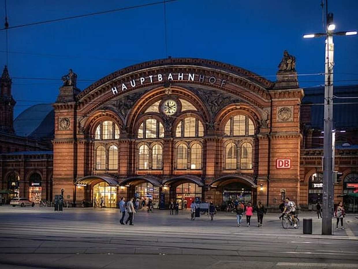Private Transfer from Hamburg to Bremen with an English Speaking Driver, photo 4