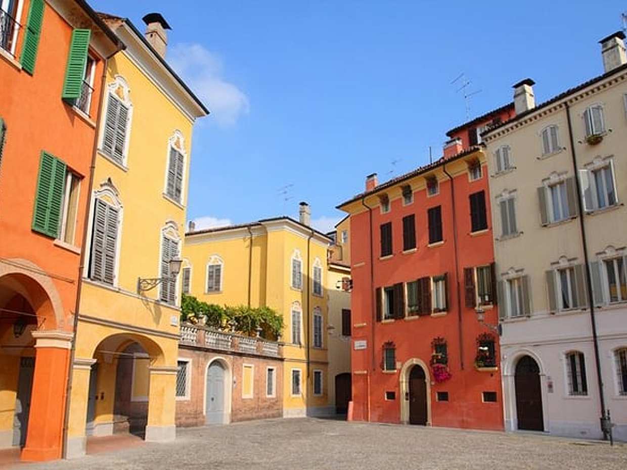 Modena Scavenger Hunt & Highlights Self-Guided Walking Tour